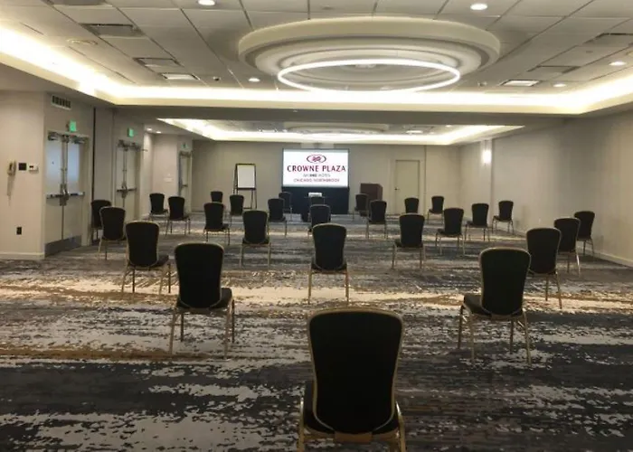 Crowne Plaza Chicago-northbrook By Ihg Hotel 4*