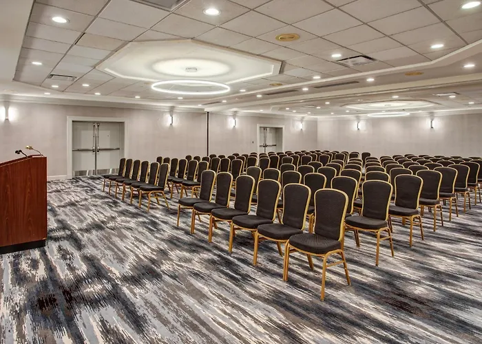 Hotel Crowne Plaza Chicago-northbrook By Ihg 4*