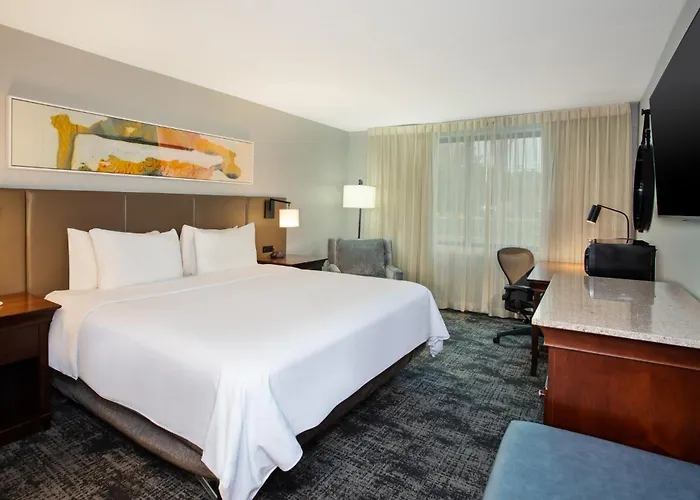 Hotel Crowne Plaza Chicago-northbrook By Ihg 4*