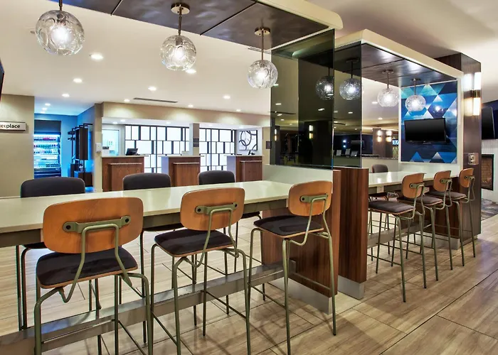 Crowne Plaza Chicago-northbrook By Ihg Hotel Northbrook